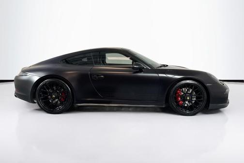 2016 Porsche 911 Carrera 4 GTS