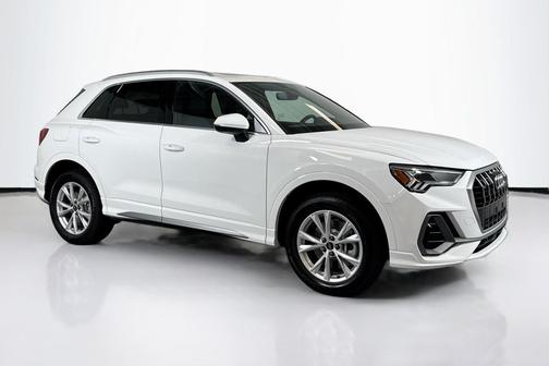 2025 Audi Q3 Premium 45 TFSI S line quattro Tiptronic