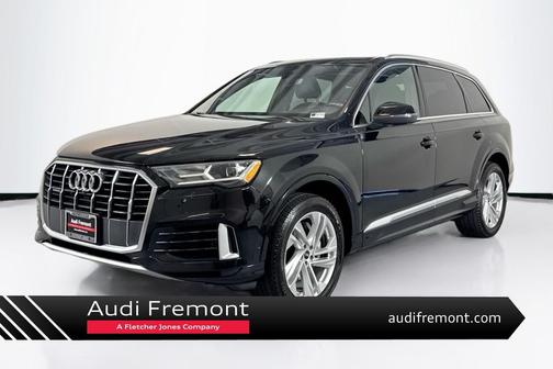 Mythos Black Metallic 2022 Audi Q7 55 Premium