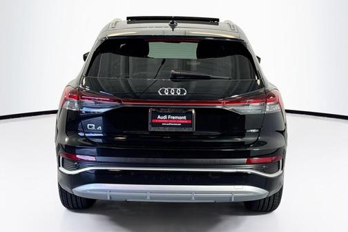 2024 Audi Q4 e-tron Premium Plus 55 quattro