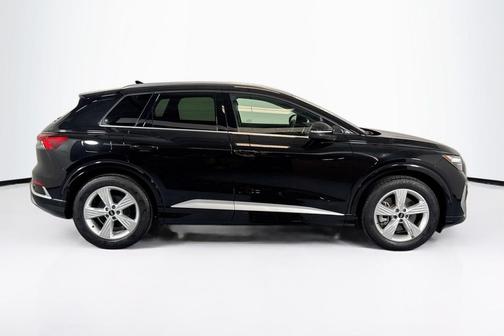 2024 Audi Q4 e-tron Premium Plus 55 quattro