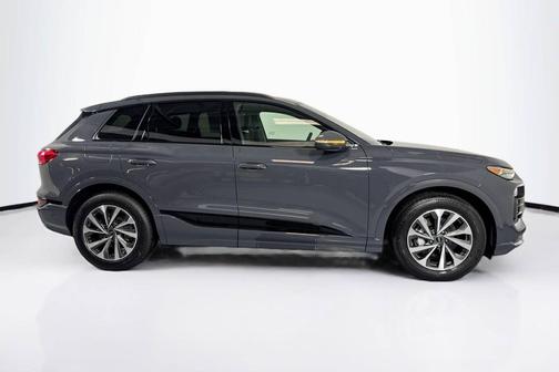 2025 Audi Q6 e-tron Prestige quattro