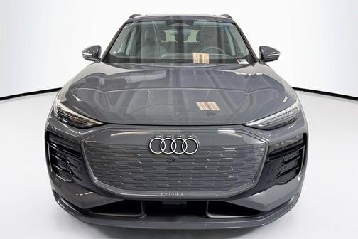 2025 Audi Q6 e-tron Prestige quattro