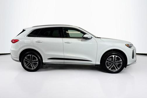 2025 Audi Q5 Premium TFSI quattro S tronic