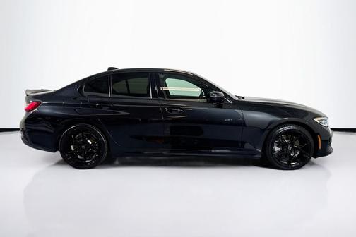 2022 BMW 330 330i
