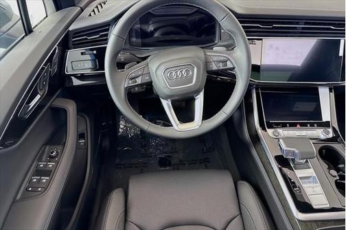 2025 Audi Q7 55 Prestige