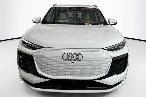 2025 Audi Q6 e-tron Premium quattro