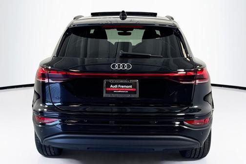 2025 Audi Q6 e-tron Premium Plus quattro
