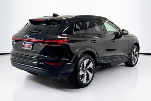 2025 Audi Q6 e-tron Premium Plus quattro