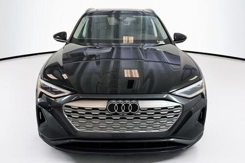2024 Audi Q8 e-tron Premium Plus