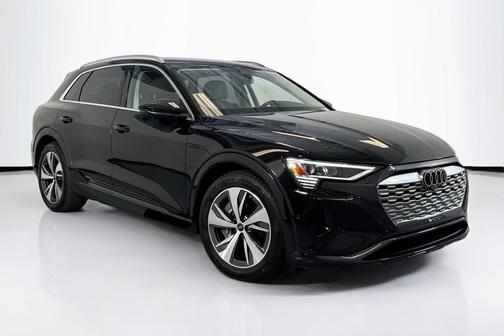 2024 Audi Q8 e-tron Premium Plus