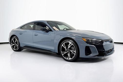 Kemora Gray Metallic 2024 Audi e-tron GT Prestige quattro