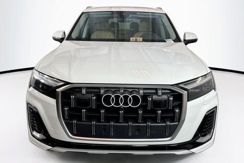 2025 Audi Q7 45 Premium