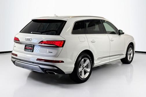 2025 Audi Q7 45 Premium