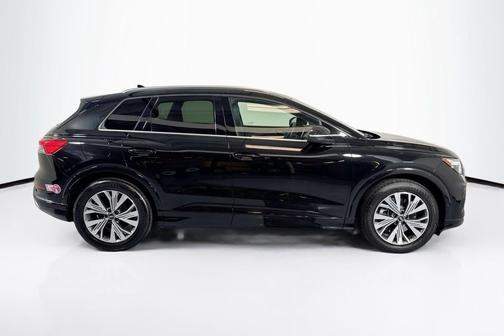 Mythos Black Metallic 2023 Audi Q4 e-tron Premium Plus 40 RWD