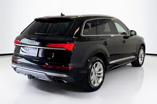 2025 Audi Q7 55 Premium Plus