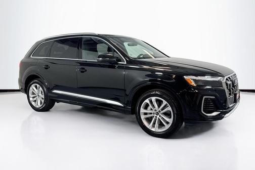 2025 Audi Q7 55 Premium Plus