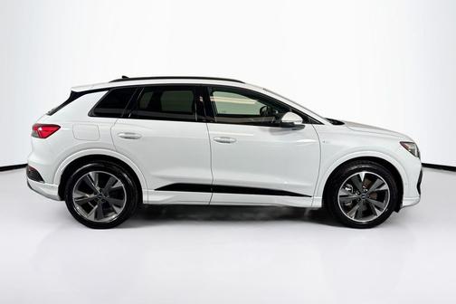 2024 Audi Q4 e-tron Premium Plus 55 quattro