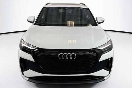 2024 Audi Q4 e-tron Premium Plus 55 quattro
