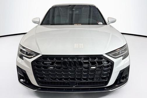 2022 Audi A8 L 55 TFSI quattro Tiptronic