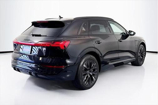 2024 Audi Q8 e-tron Prestige