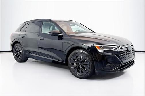 2024 Audi Q8 e-tron Prestige