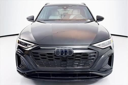 2024 Audi Q8 e-tron Prestige