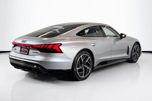 2023 Audi RS e-tron GT quattro