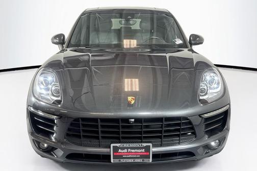 Volcano Grey Metallic 2018 Porsche Macan Macan Sport Edition