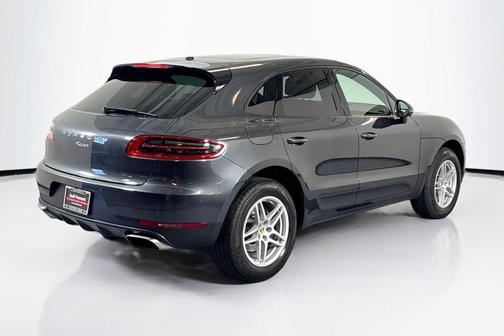 Volcano Grey Metallic 2018 Porsche Macan Macan Sport Edition