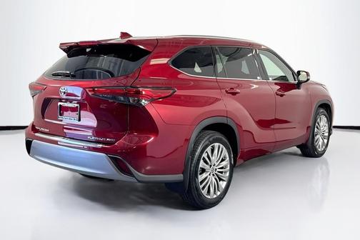 2022 Toyota Highlander Platinum