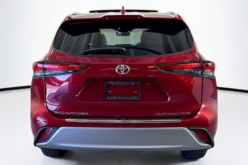 2022 Toyota Highlander Platinum