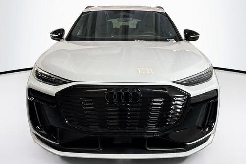 Glacier White Metallic 2027 Audi Q6 e-tron Premium Plus