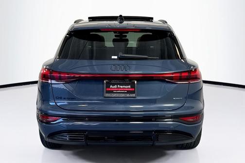 Plasma Blue Metallic 2027 Audi Q6 e-tron Prestige