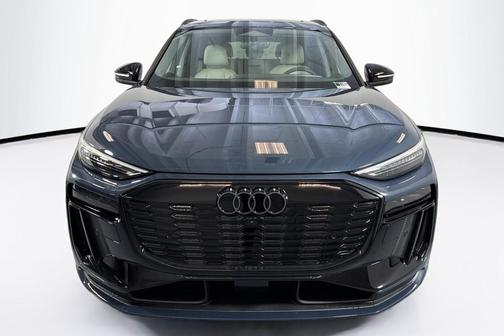 Plasma Blue Metallic 2027 Audi Q6 e-tron Prestige
