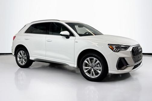 2025 Audi Q3 Premium 45 TFSI S line quattro Tiptronic
