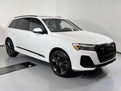 2025 Audi Q7 55 Premium Plus