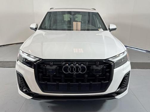 2025 Audi Q7 55 Premium Plus