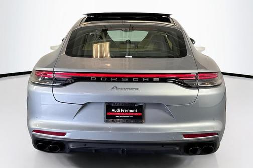 2022 Porsche Panamera 