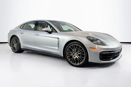 2022 Porsche Panamera 