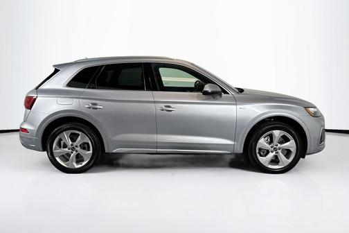 2022 Audi Q5 45 S line Premium Plus