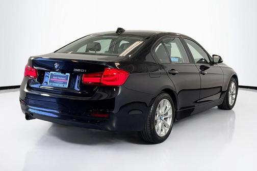 Black Sapphire Metallic 2017 BMW 320 i