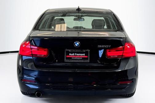Black Sapphire Metallic 2017 BMW 320 i