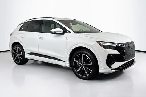 2022 Audi e-tron Premium Plus