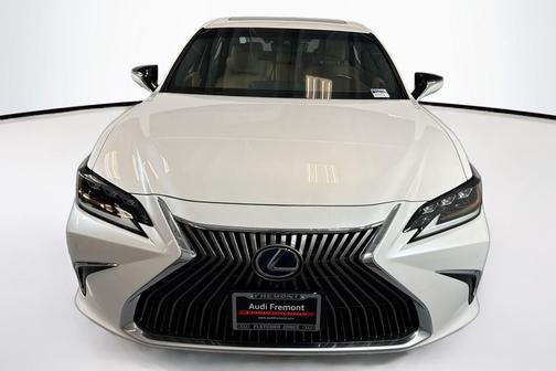 2020 Lexus ES 300h Luxury