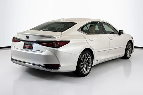 2020 Lexus ES 300h Luxury