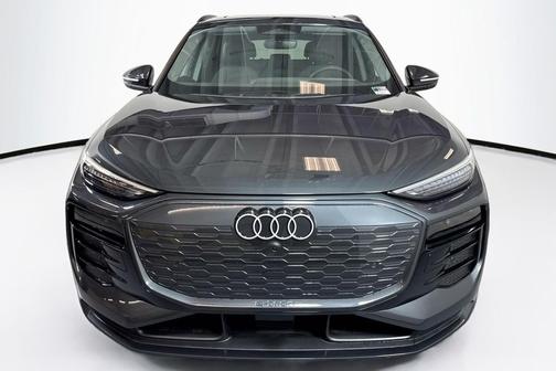 2025 Audi Q6 e-tron Premium Plus quattro