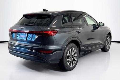 2025 Audi Q6 e-tron Premium Plus quattro