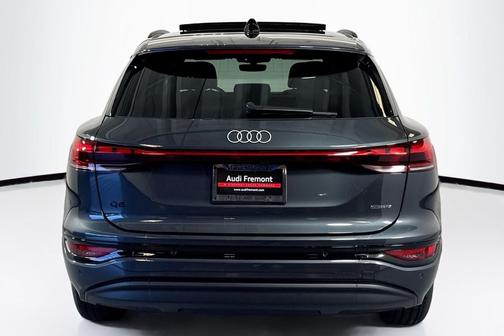 2025 Audi Q6 e-tron Premium Plus quattro