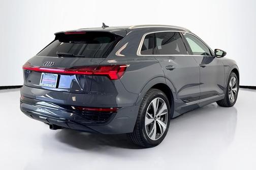 2024 Audi Q8 e-tron Premium Plus
